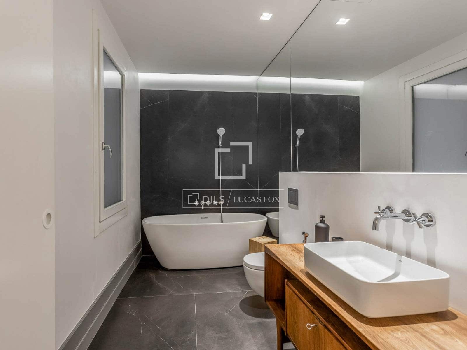 Apartamento de 4 habitaciones en Madrid ciudad en alquiler - 8.500 € (Ref: 10144894)