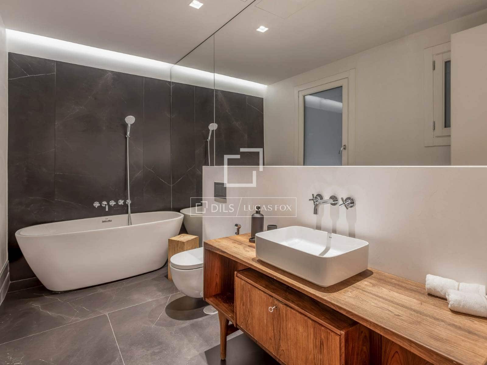 Apartamento de 4 habitaciones en Madrid ciudad en alquiler - 8.500 € (Ref: 10144894)