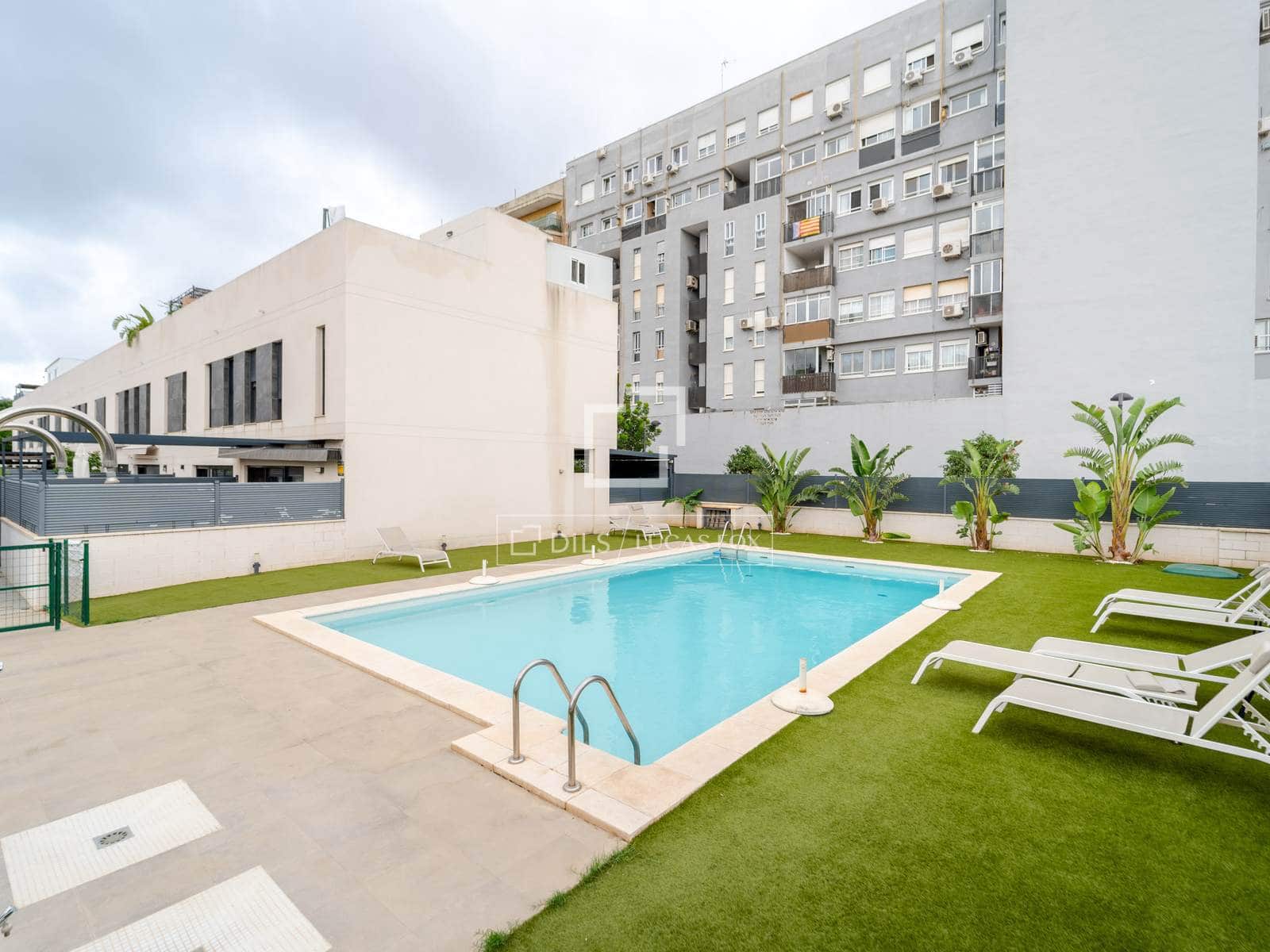 3 soverom Villa til salgs i Valencia by med svømmebasseng garasje - € 749 000 (Ref: 10144895)