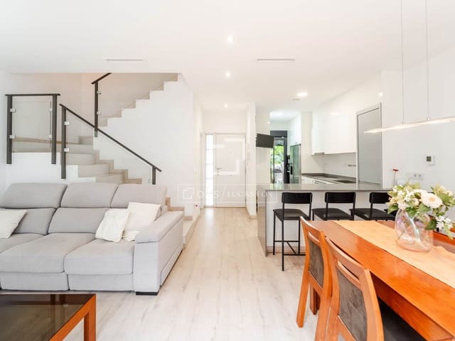 3 soverom Villa til salgs i Quatre Carreres, Valencia by med svømmebasseng garasje - € 749 000 (Ref: 10144895)