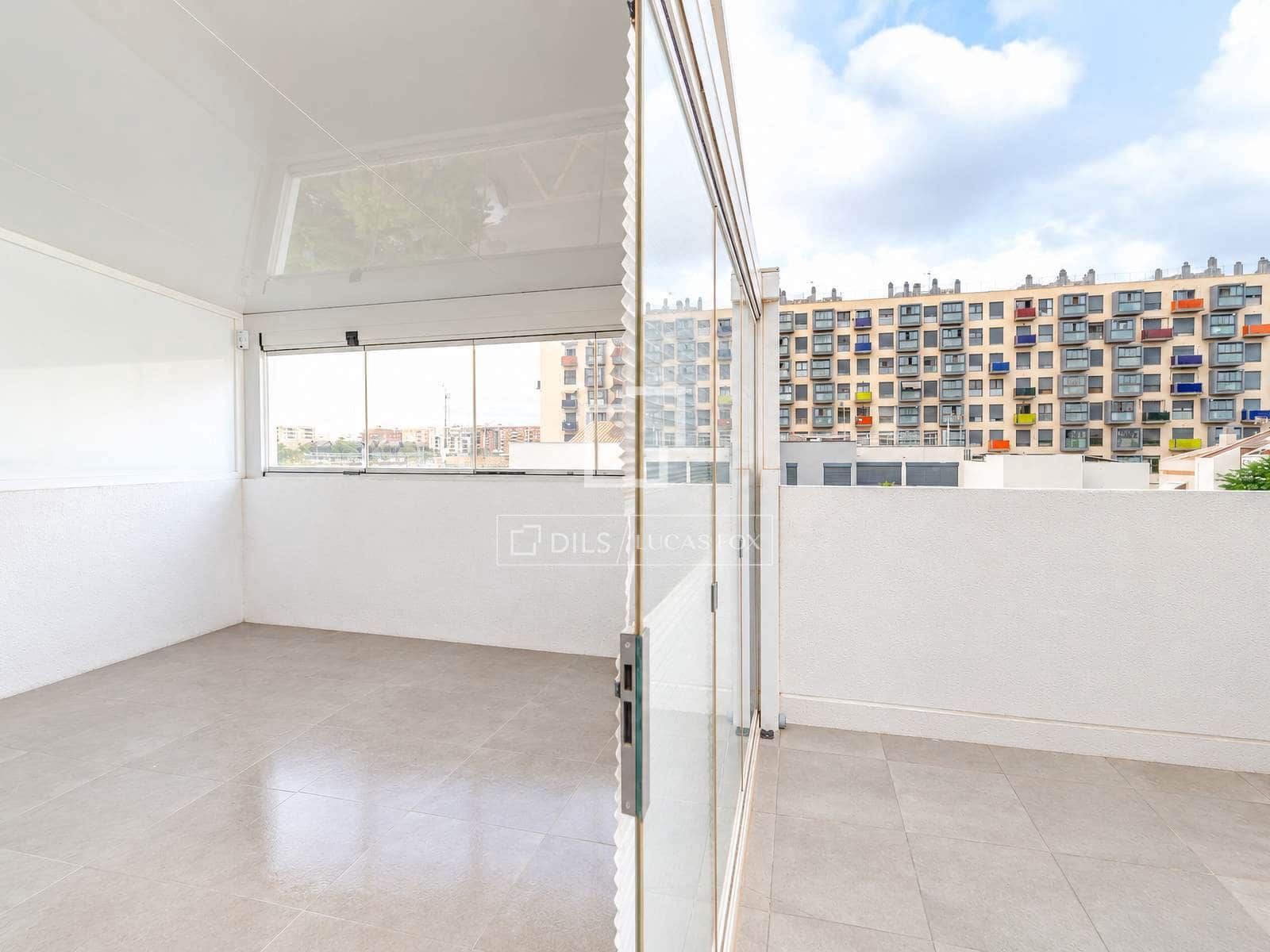 3 soverom Villa til salgs i Valencia by med svømmebasseng garasje - € 749 000 (Ref: 10144895)