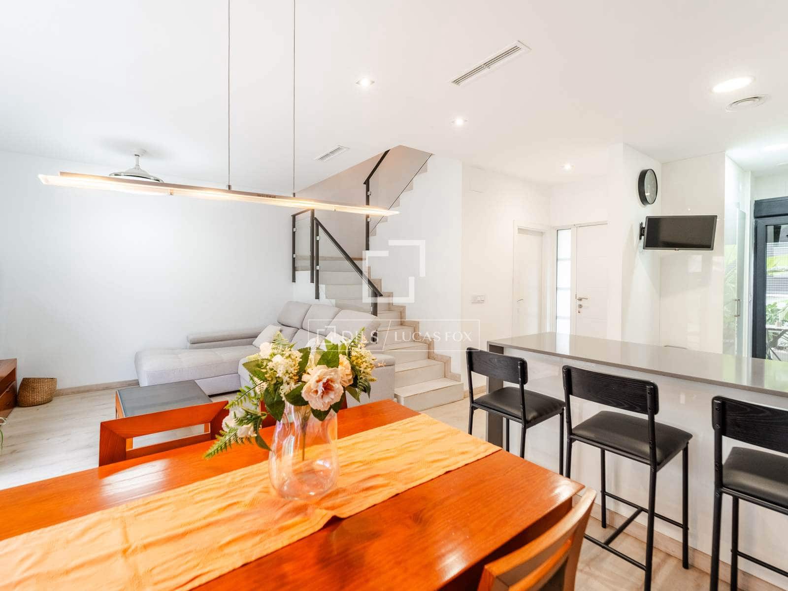 3 soverom Villa til salgs i Valencia by med svømmebasseng garasje - € 749 000 (Ref: 10144895)