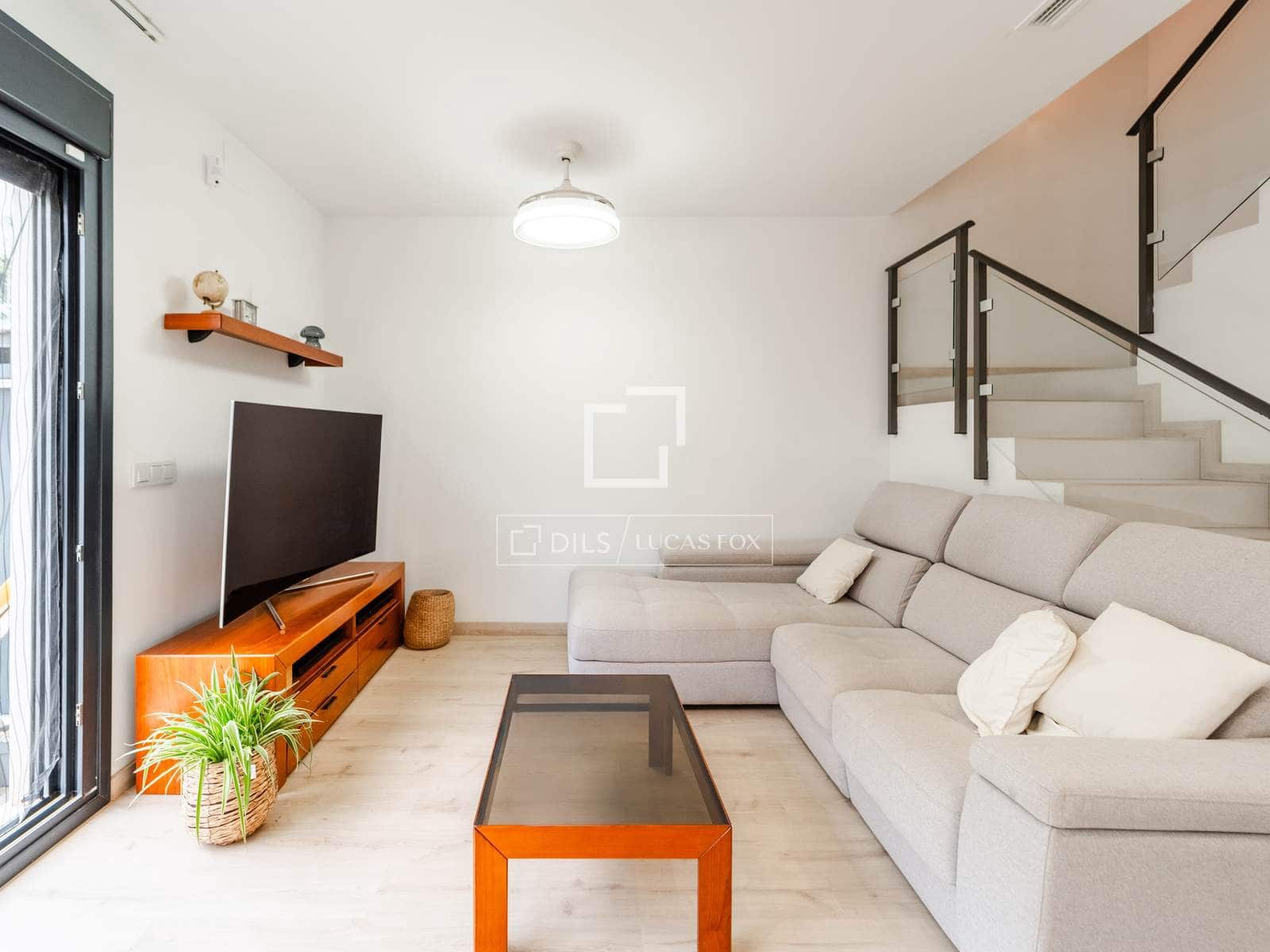 3 soverom Villa til salgs i Valencia by med svømmebasseng garasje - € 749 000 (Ref: 10144895)