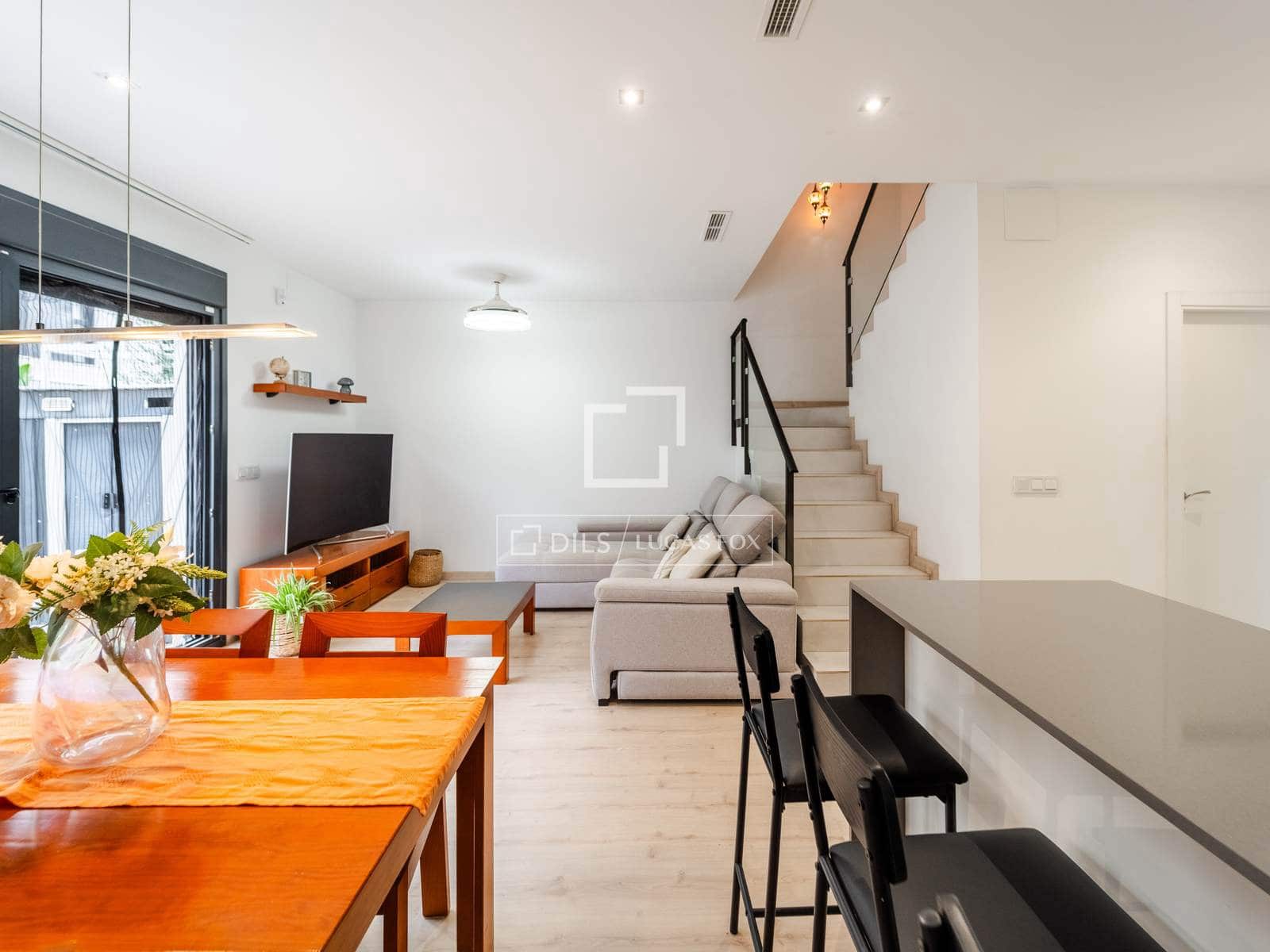 3 soverom Villa til salgs i Valencia by med svømmebasseng garasje - € 749 000 (Ref: 10144895)
