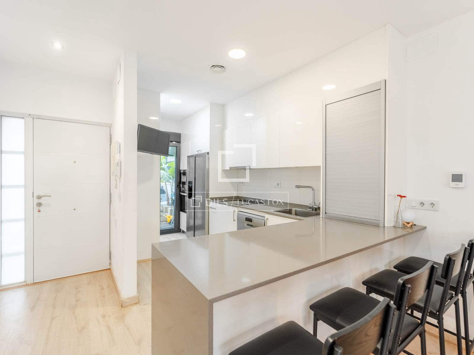 3 soverom Villa til salgs i Valencia by med svømmebasseng garasje - € 749 000 (Ref: 10144895)