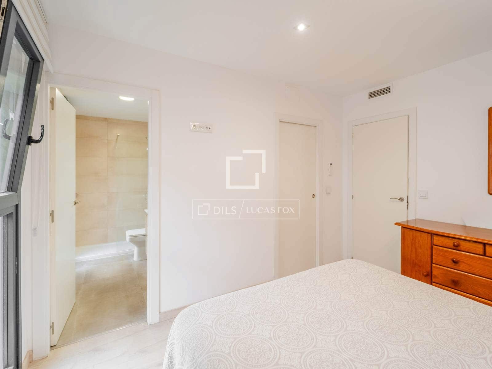 3 soverom Villa til salgs i Valencia by med svømmebasseng garasje - € 749 000 (Ref: 10144895)
