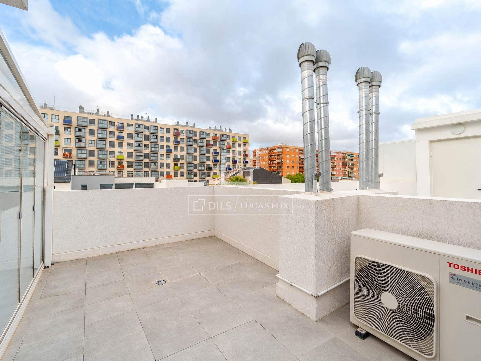 3 soverom Villa til salgs i Valencia by med svømmebasseng garasje - € 749 000 (Ref: 10144895)