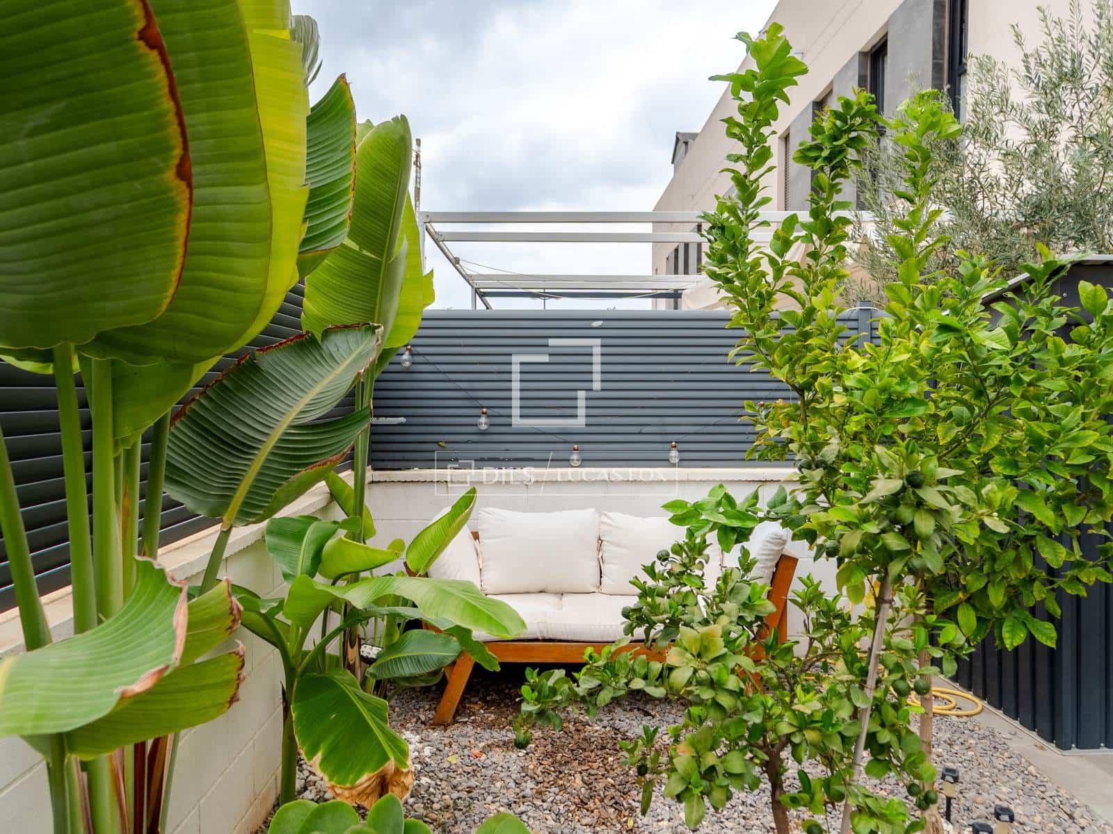 3 soverom Villa til salgs i Valencia by med svømmebasseng garasje - € 749 000 (Ref: 10144895)