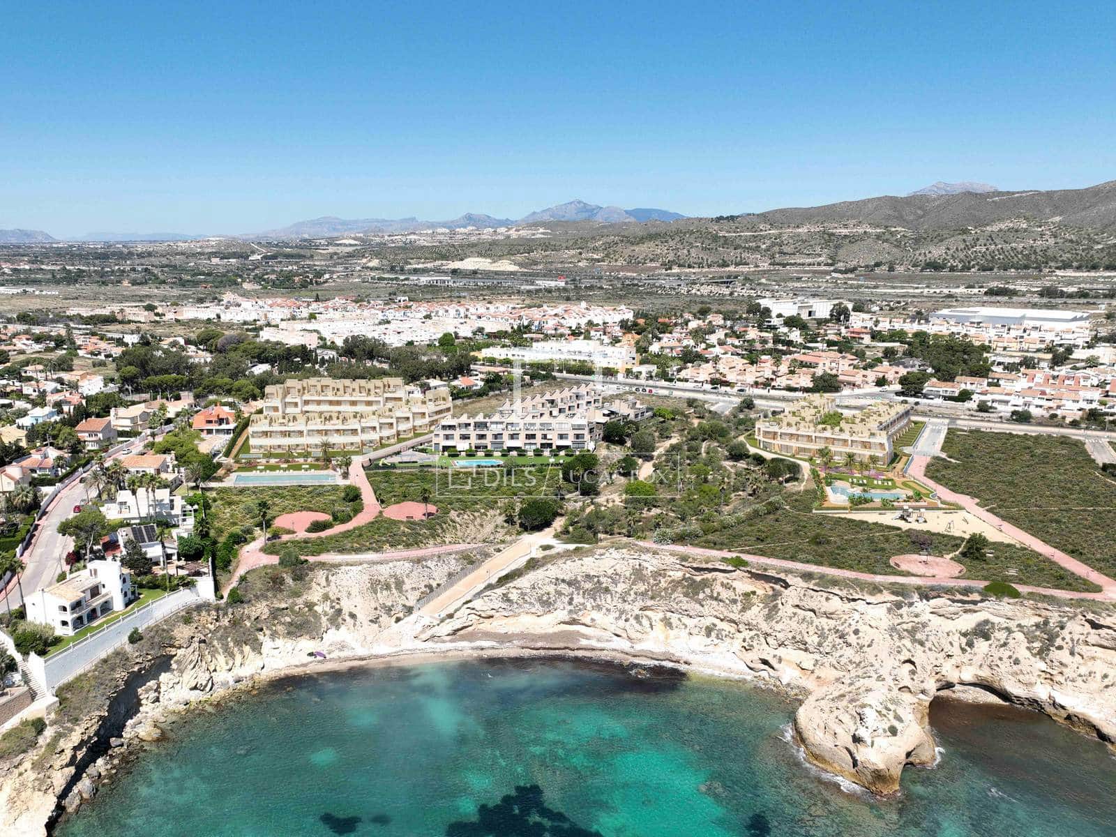 3 soverom Villa til salgs i El Campello med svømmebasseng garasje - € 585 000 (Ref: 10145154)