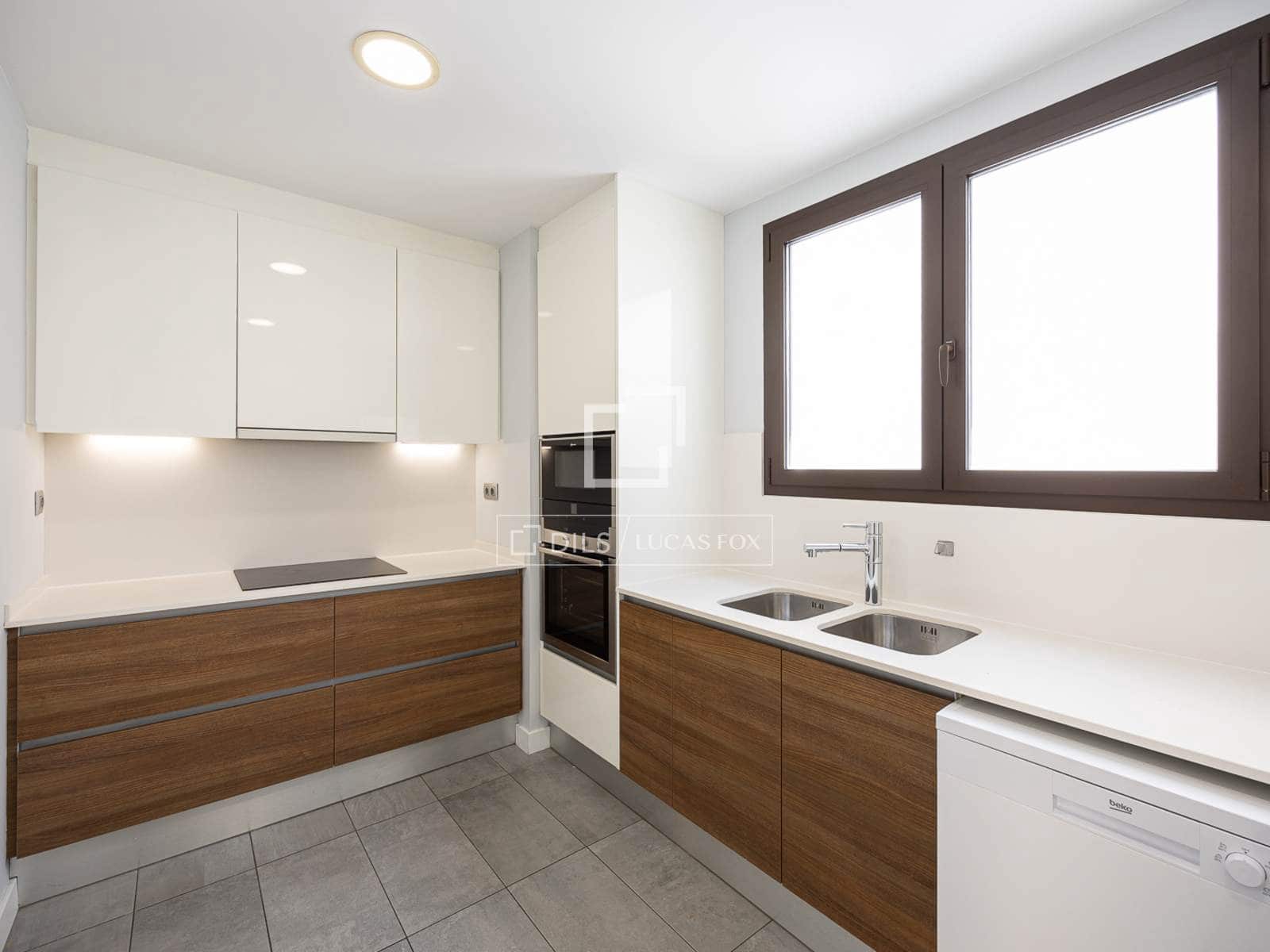 2 chambre Appartement à vendre à Barcelone ville avec piscine garage - 750 000 € (Ref: 10145156)