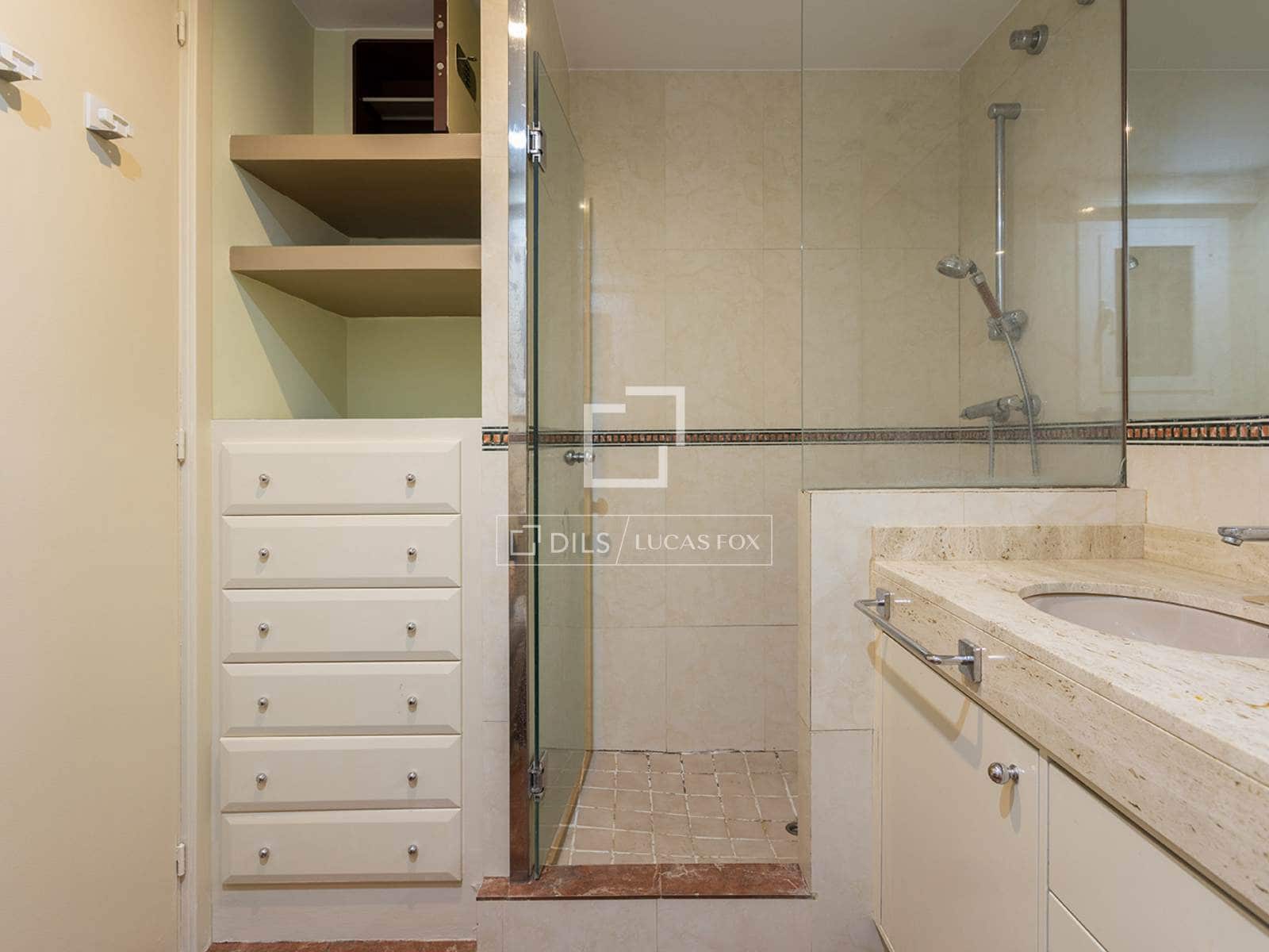 3 soverom Leilighet til salgs i Barcelona by med svømmebasseng garasje - € 870 000 (Ref: 10147921)