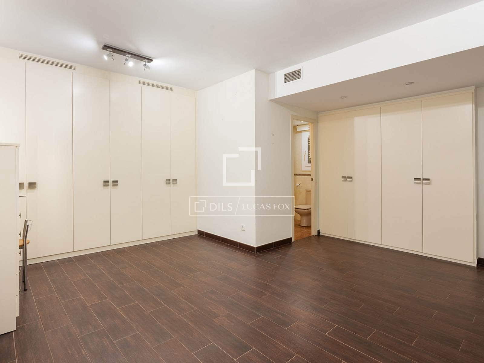 3 soverom Leilighet til salgs i Barcelona by med svømmebasseng garasje - € 870 000 (Ref: 10147921)