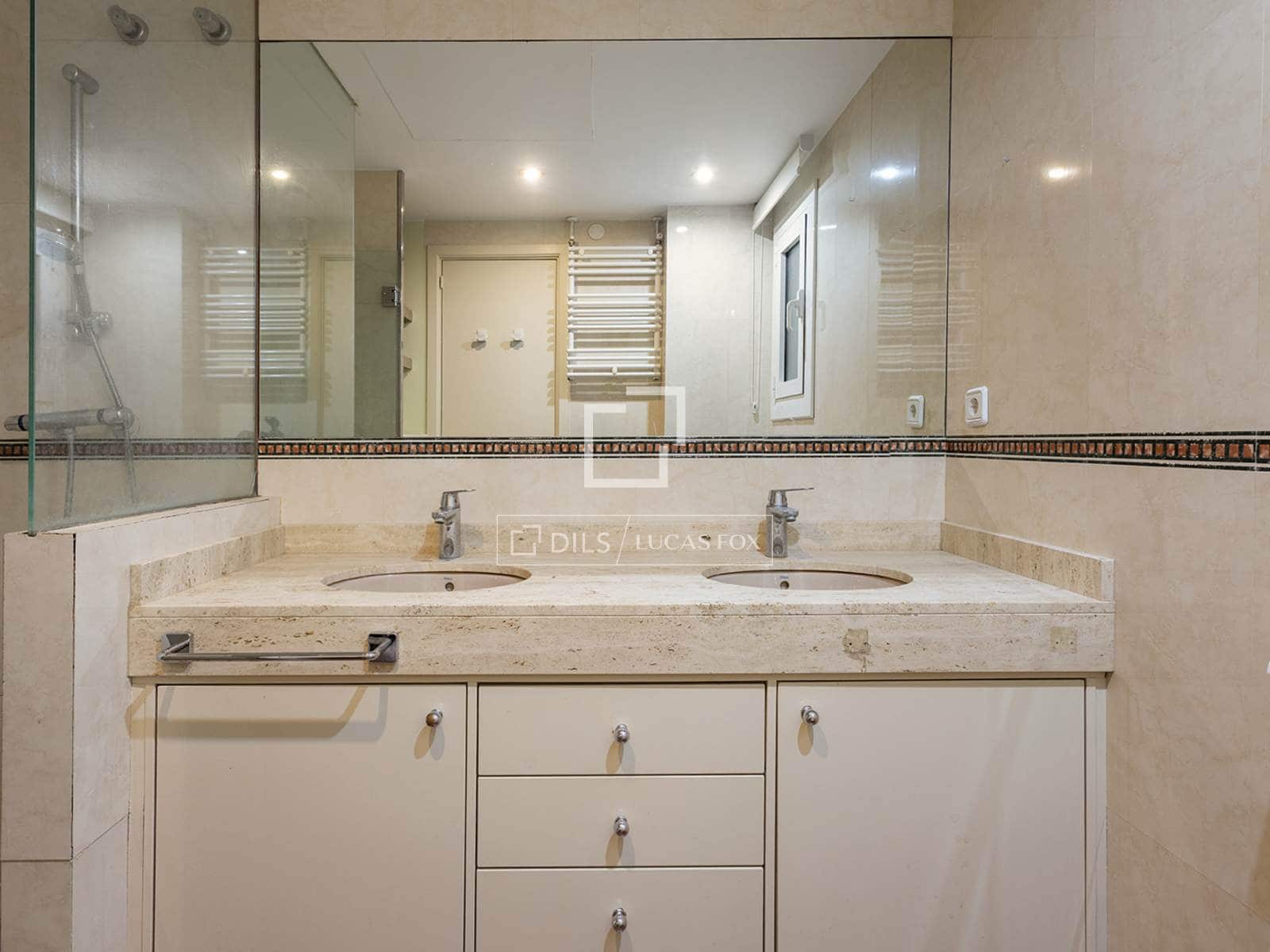 3 soverom Leilighet til salgs i Barcelona by med svømmebasseng garasje - € 870 000 (Ref: 10147921)