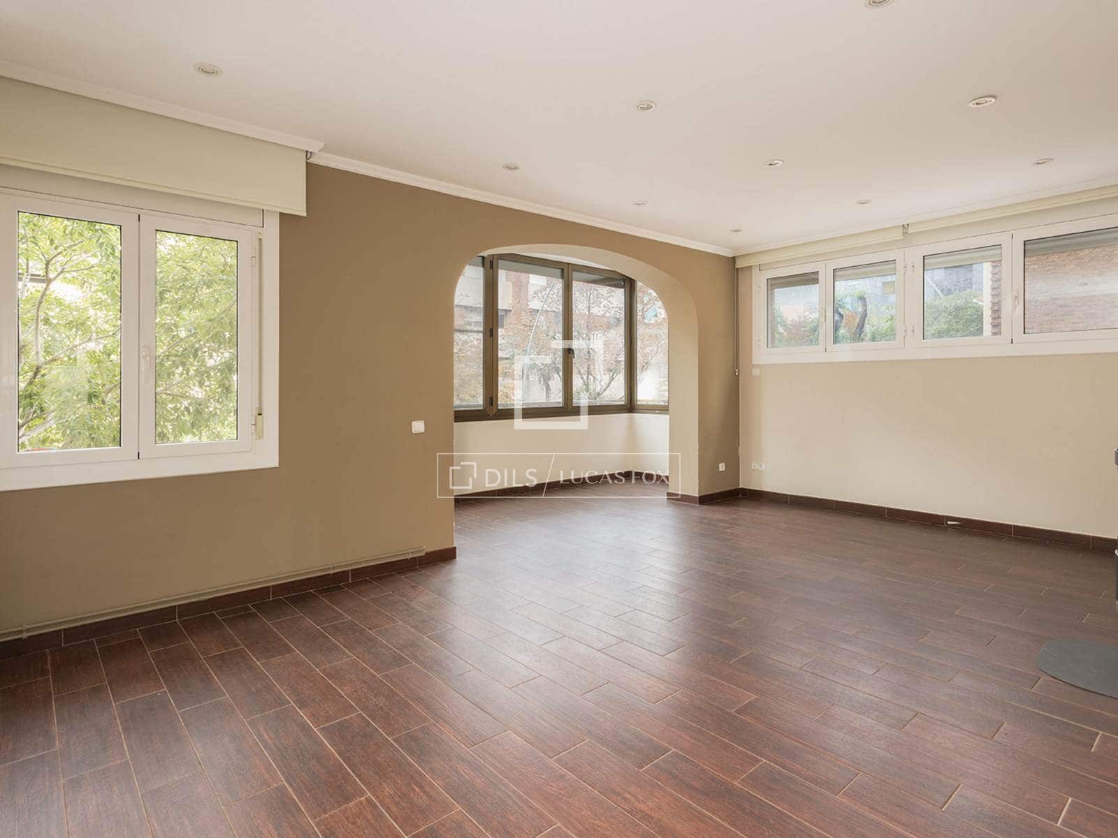 3 soverom Leilighet til salgs i Barcelona by med svømmebasseng garasje - € 870 000 (Ref: 10147921)