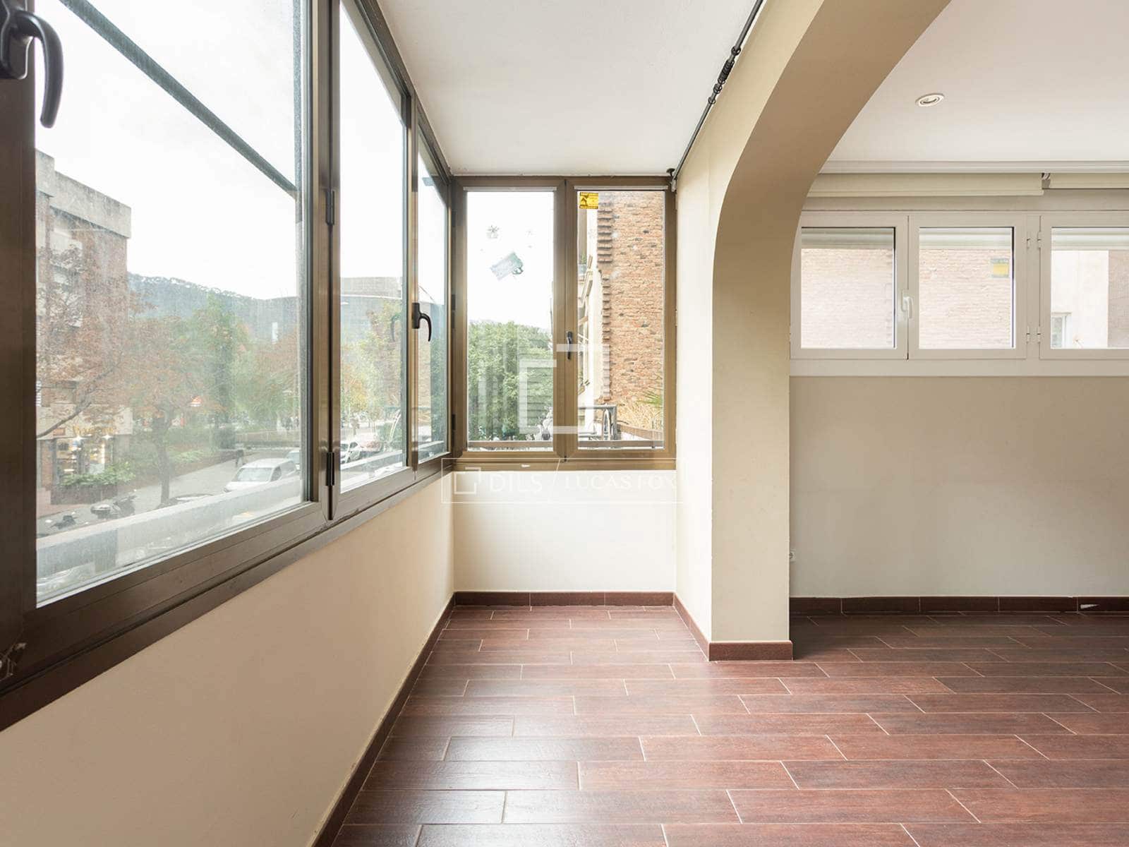 3 soverom Leilighet til salgs i Barcelona by med svømmebasseng garasje - € 870 000 (Ref: 10147921)