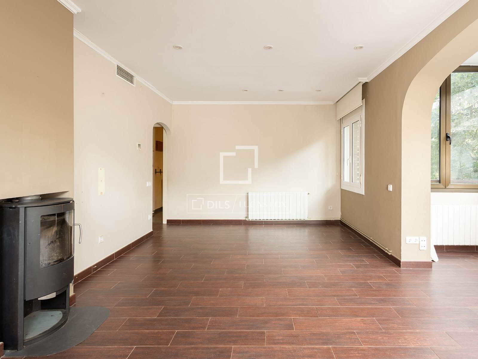 3 soverom Leilighet til salgs i Barcelona by med svømmebasseng garasje - € 870 000 (Ref: 10147921)