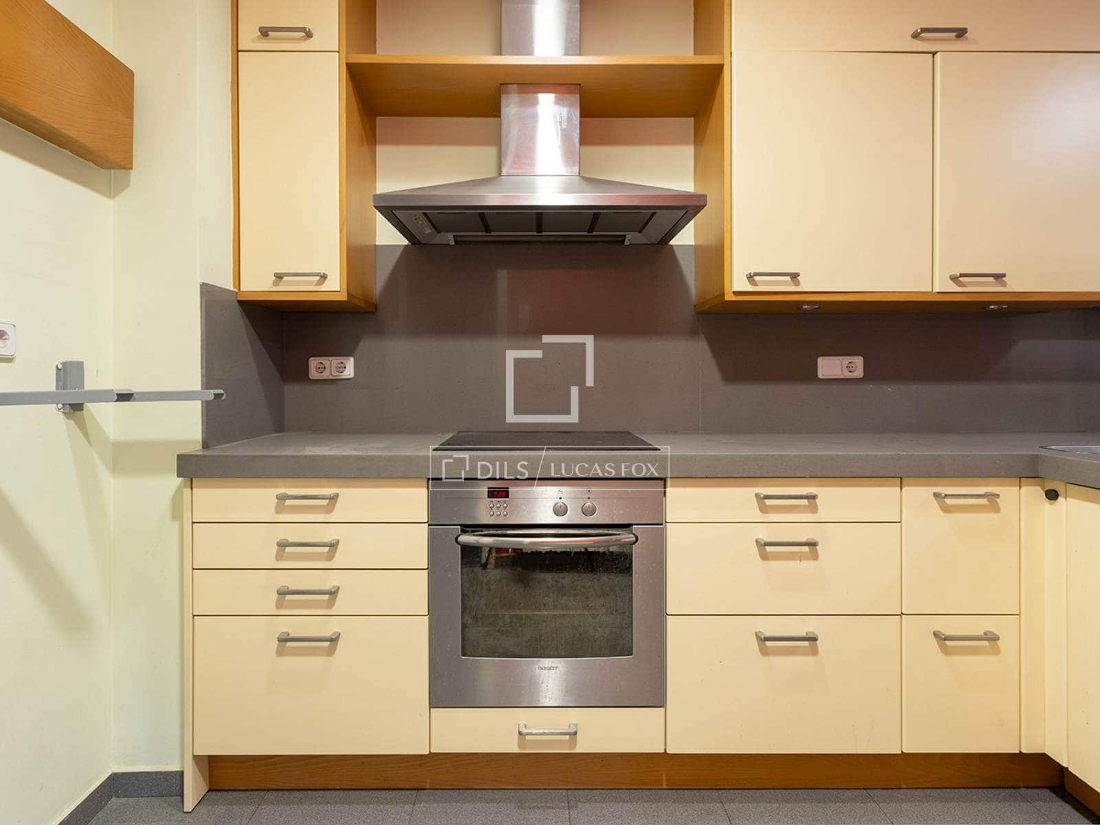 3 soverom Leilighet til salgs i Barcelona by med svømmebasseng garasje - € 870 000 (Ref: 10147921)