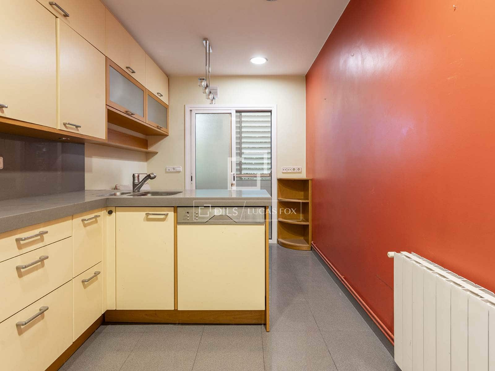 3 soverom Leilighet til salgs i Barcelona by med svømmebasseng garasje - € 870 000 (Ref: 10147921)