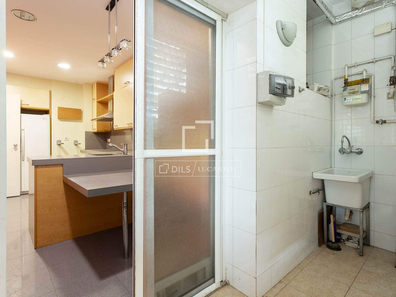 3 soverom Leilighet til salgs i Barcelona by med svømmebasseng garasje - € 870 000 (Ref: 10147921)