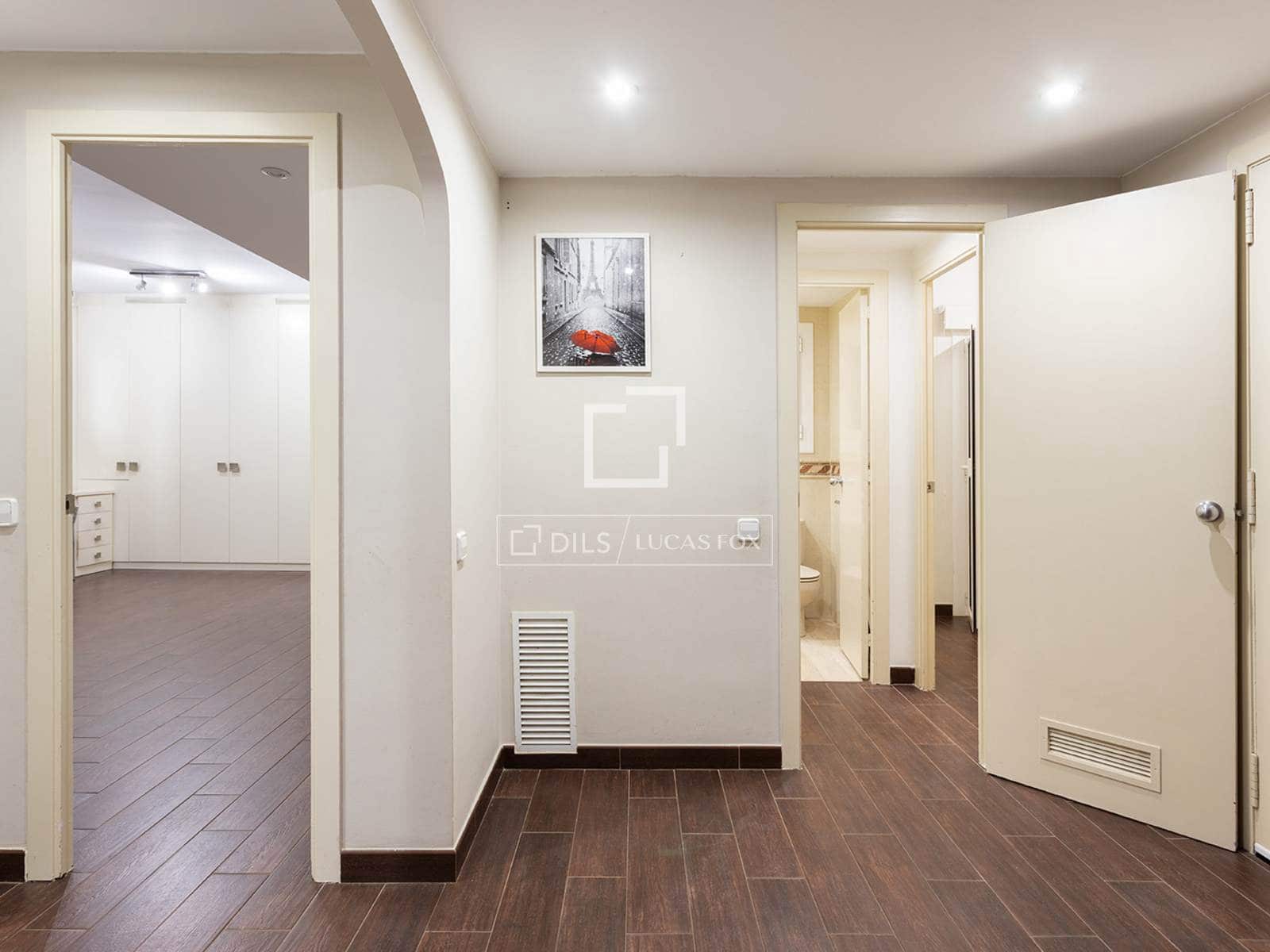 3 soverom Leilighet til salgs i Barcelona by med svømmebasseng garasje - € 870 000 (Ref: 10147921)