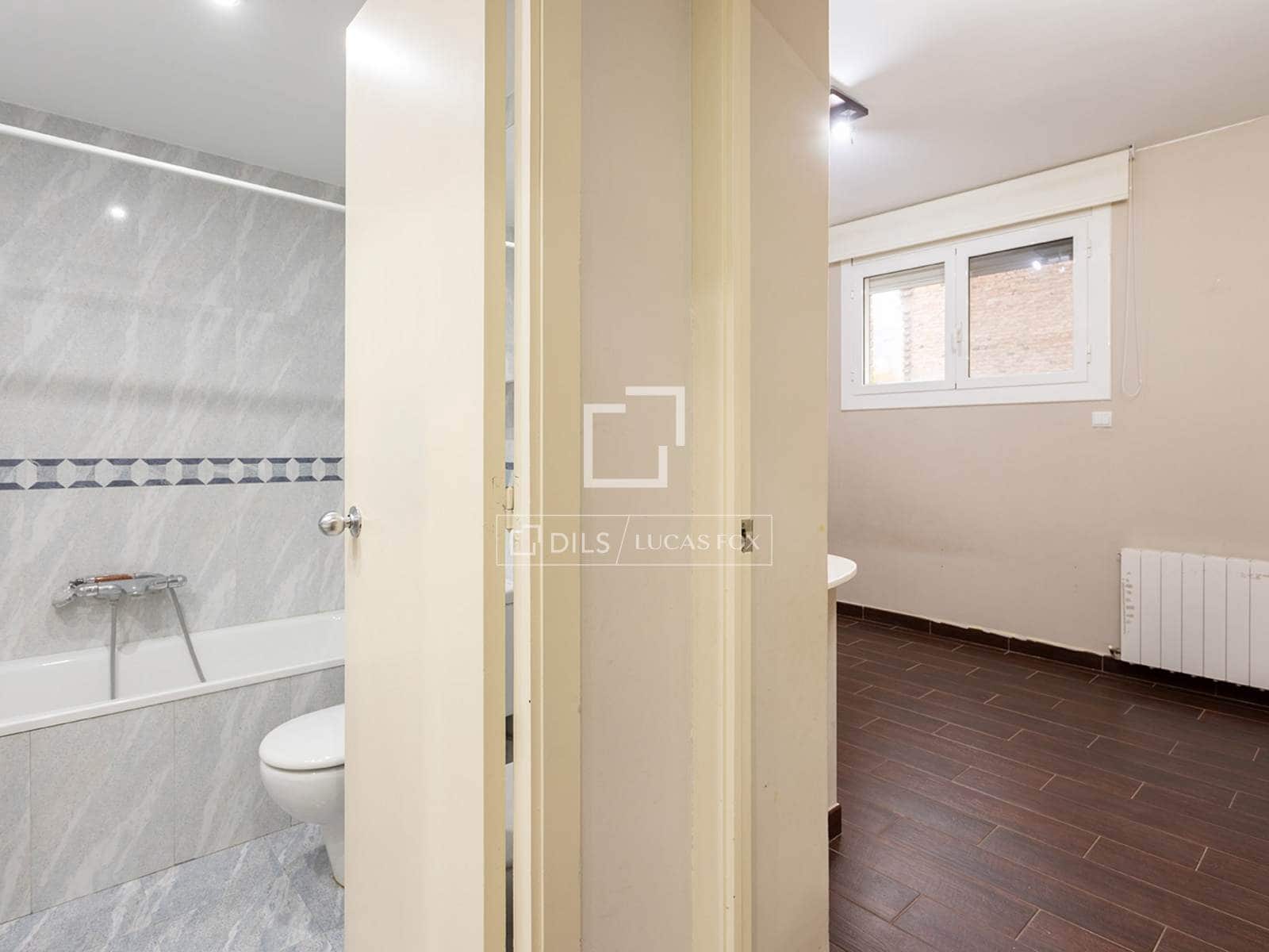 3 soverom Leilighet til salgs i Barcelona by med svømmebasseng garasje - € 870 000 (Ref: 10147921)