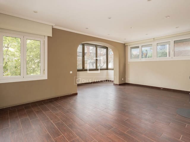 3 soverom Leilighet til salgs i Barcelona by med svømmebasseng garasje - € 870 000 (Ref: 10147921)