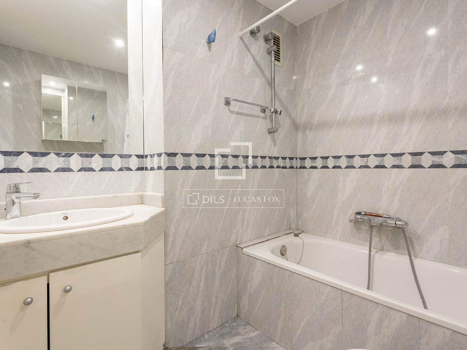 3 soverom Leilighet til salgs i Barcelona by med svømmebasseng garasje - € 870 000 (Ref: 10147921)