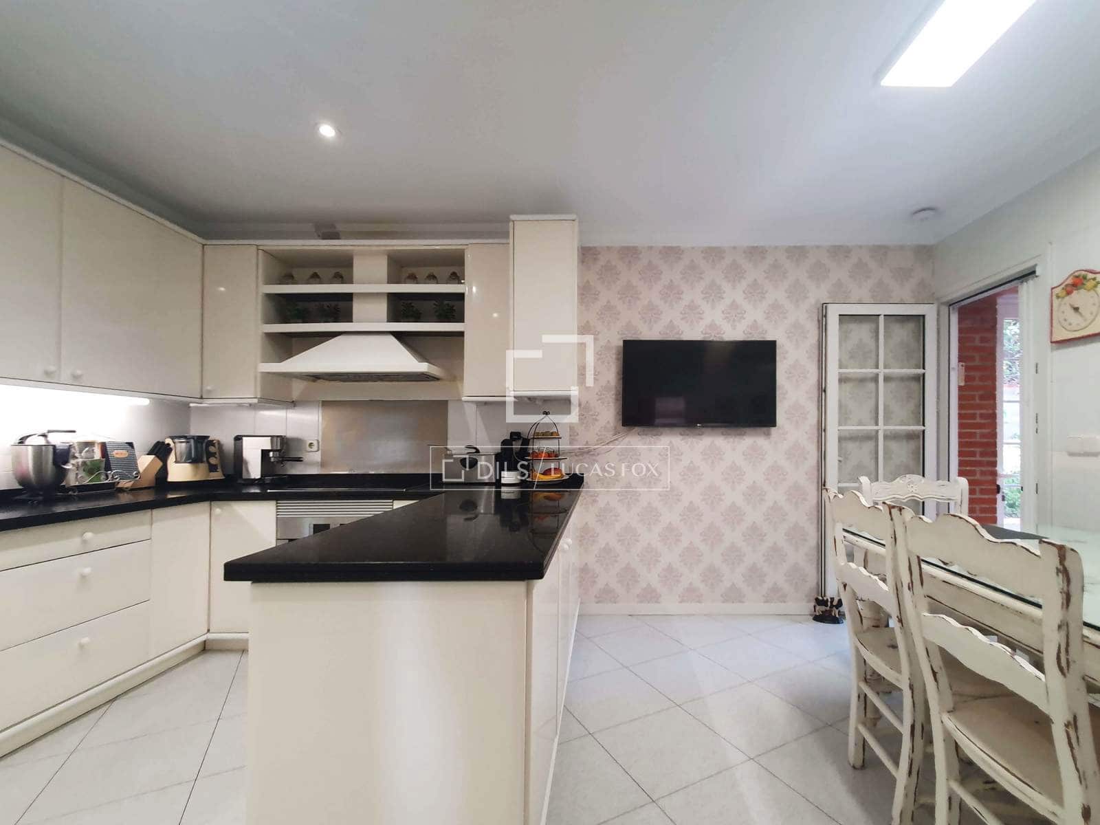 4 bedroom Villa for sale in Malaga city with pool garage - € 1,700,000 (Ref: 10147998)