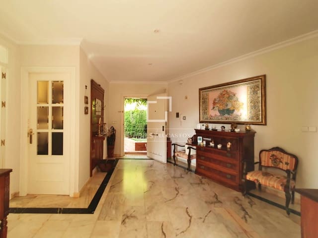 4 Zimmer Villa zu verkaufen in Málaga Stadt mit Pool Garage - 1.700.000 € (Ref: 10147998)
