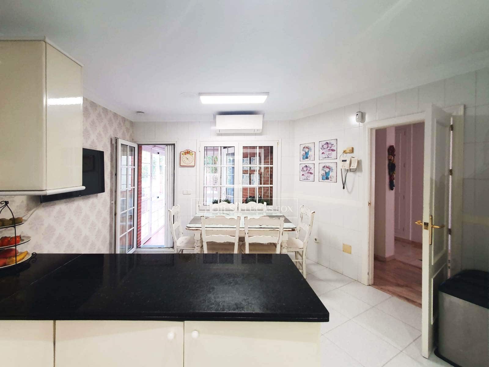 4 bedroom Villa for sale in Malaga city with pool garage - € 1,700,000 (Ref: 10147998)