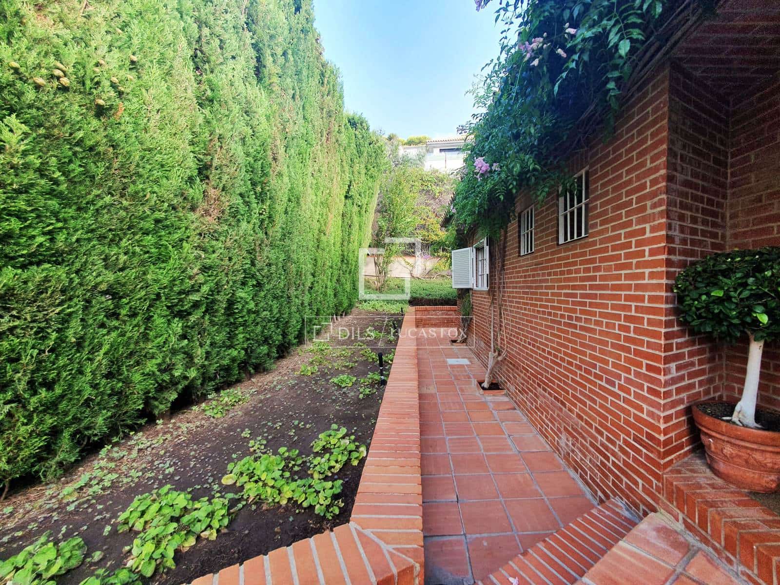 4 bedroom Villa for sale in Malaga city with pool garage - € 1,700,000 (Ref: 10147998)