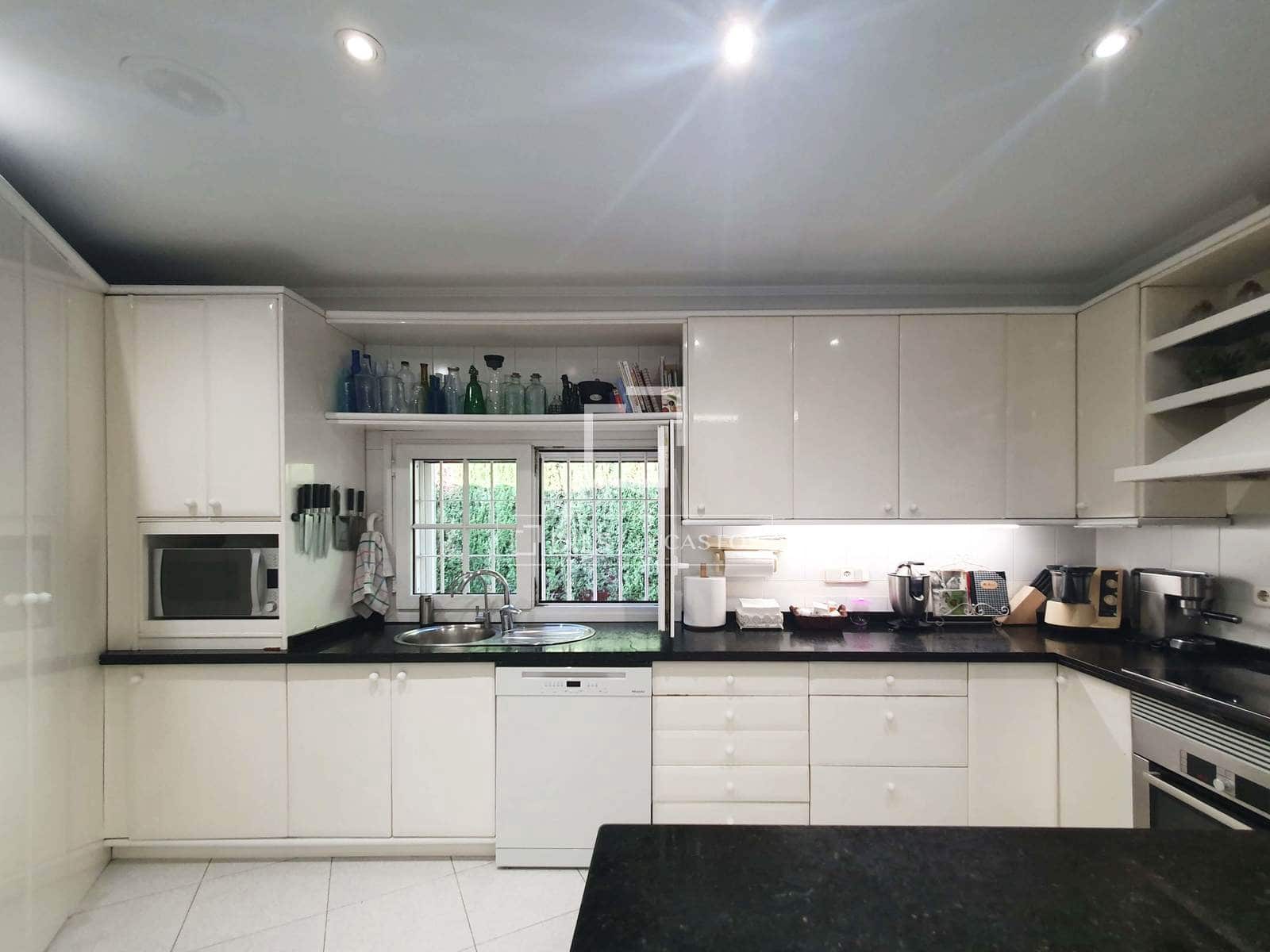 4 bedroom Villa for sale in Malaga city with pool garage - € 1,700,000 (Ref: 10147998)