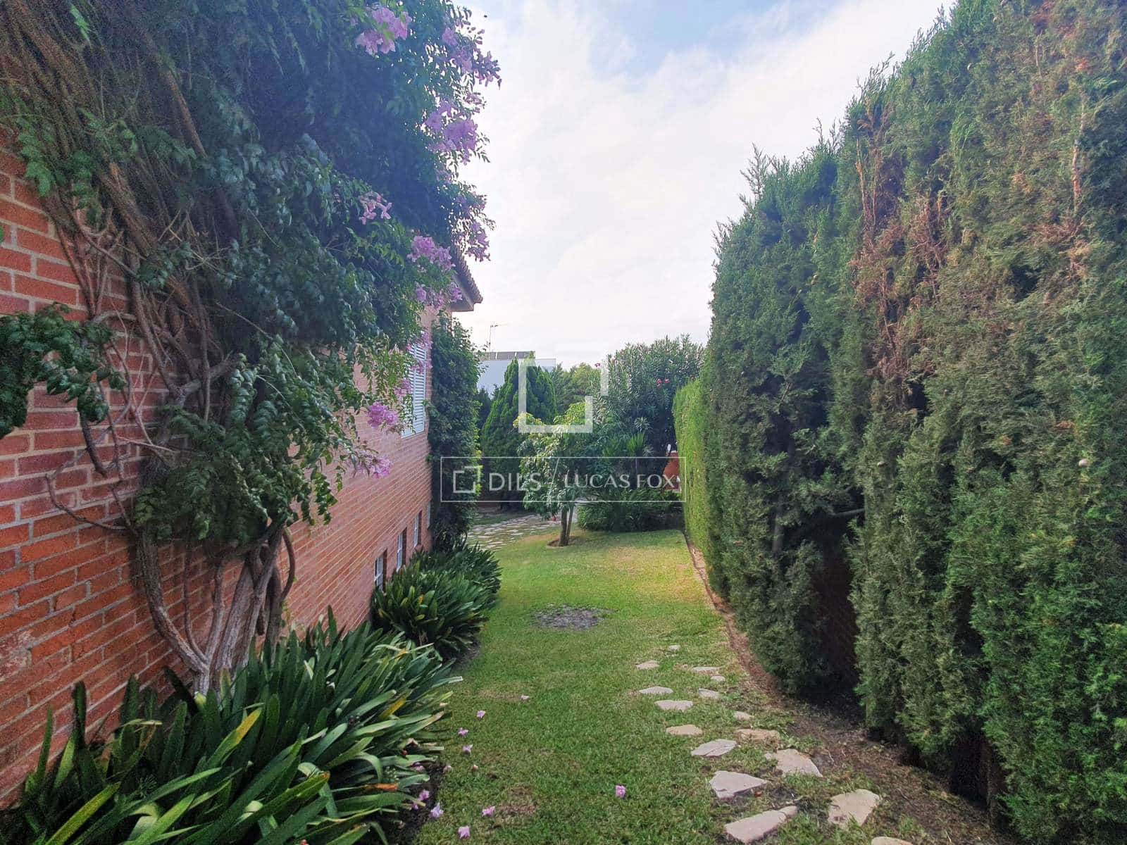 4 bedroom Villa for sale in Malaga city with pool garage - € 1,700,000 (Ref: 10147998)