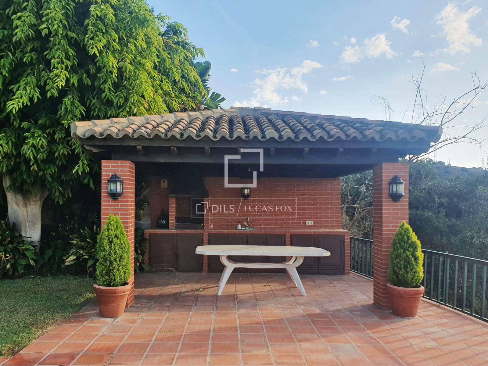 4 bedroom Villa for sale in Malaga city with pool garage - € 1,700,000 (Ref: 10147998)