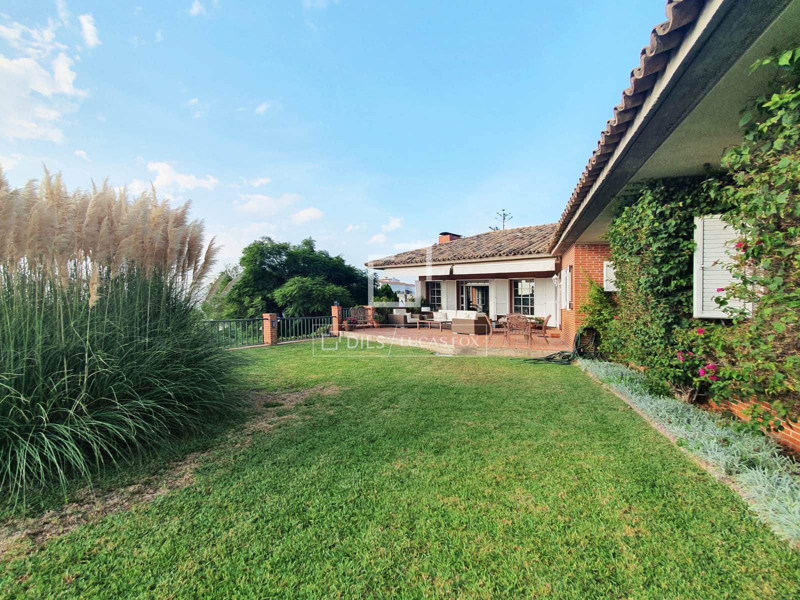 4 bedroom Villa for sale in Malaga city with pool garage - € 1,700,000 (Ref: 10147998)