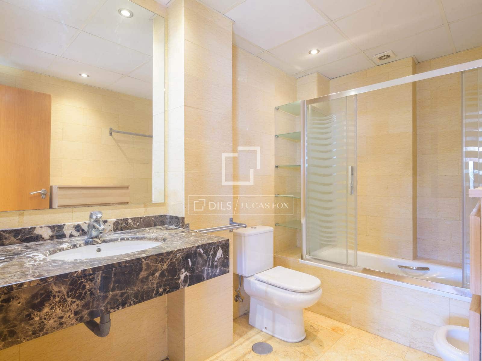 1 bedroom Apartment for sale in Malaga city with pool garage - € 455,000 (Ref: 10147999)