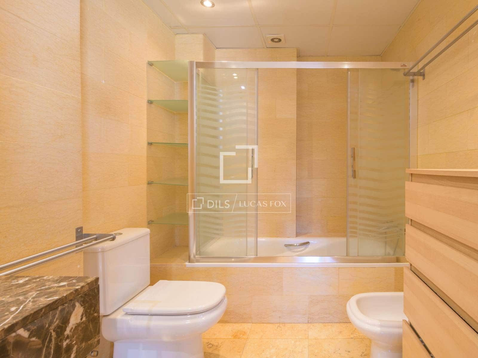 1 bedroom Apartment for sale in Malaga city with pool garage - € 455,000 (Ref: 10147999)
