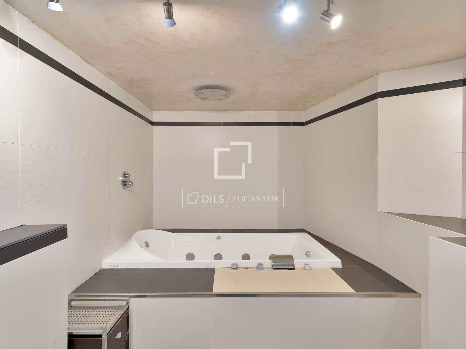 7 quarto Moradia para venda em Marbella com piscina garagem - 2 180 000 € (Ref: 10148001)
