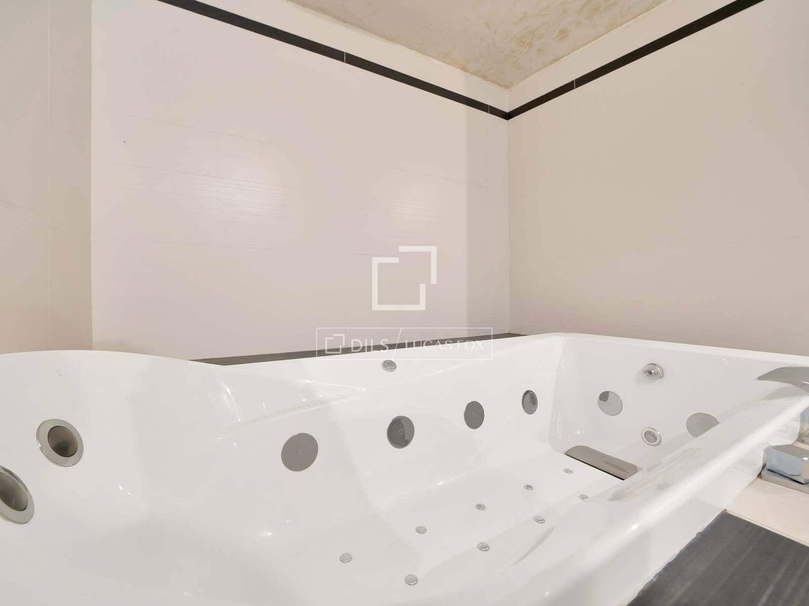 7 quarto Moradia para venda em Marbella com piscina garagem - 2 180 000 € (Ref: 10148001)