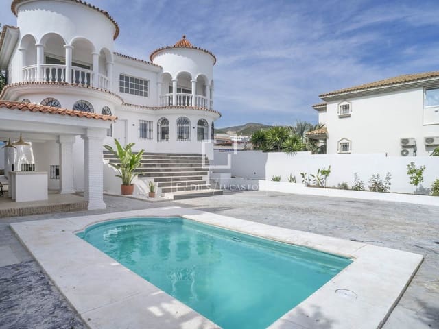 5 sypialnia Willa na sprzedaż w Benalmádena z basenem garażem - 950 000 € (Ref: 10148127)