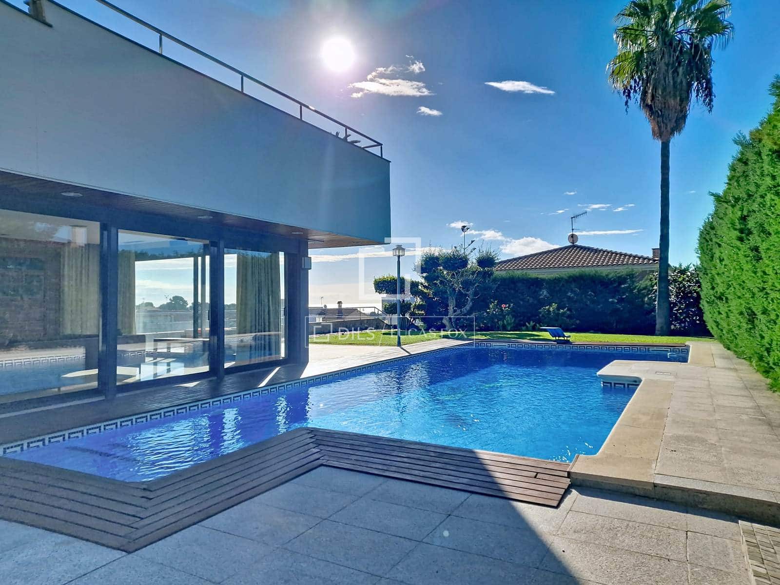 7 soverom Villa til salgs i Cunit med svømmebasseng garasje - € 1 200 000 (Ref: 10148129)