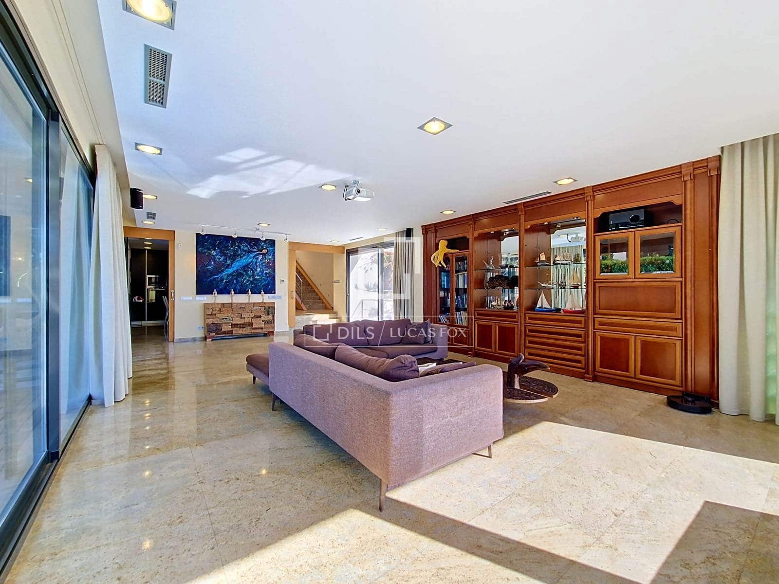7 soverom Villa til salgs i Cunit med svømmebasseng garasje - € 1 200 000 (Ref: 10148129)