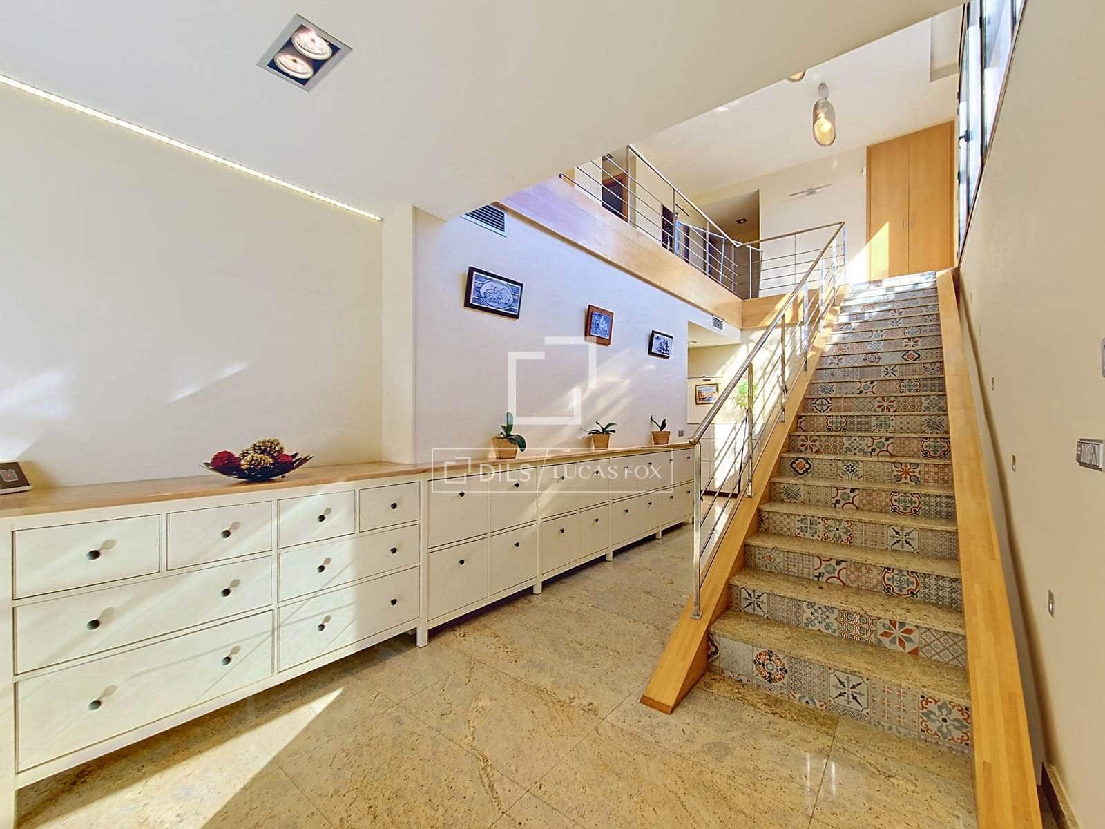 7 soverom Villa til salgs i Cunit med svømmebasseng garasje - € 1 200 000 (Ref: 10148129)