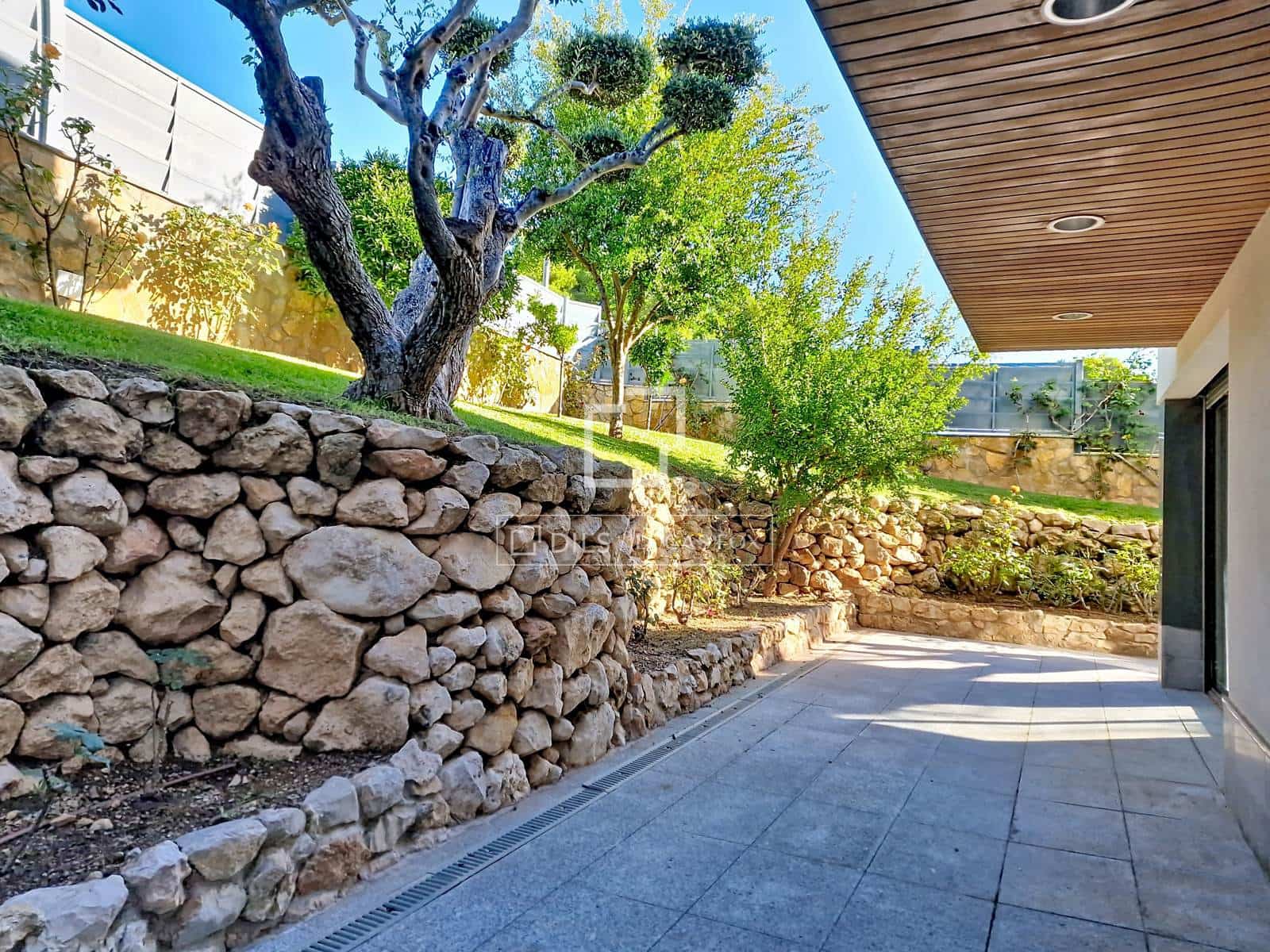7 soverom Villa til salgs i Cunit med svømmebasseng garasje - € 1 200 000 (Ref: 10148129)