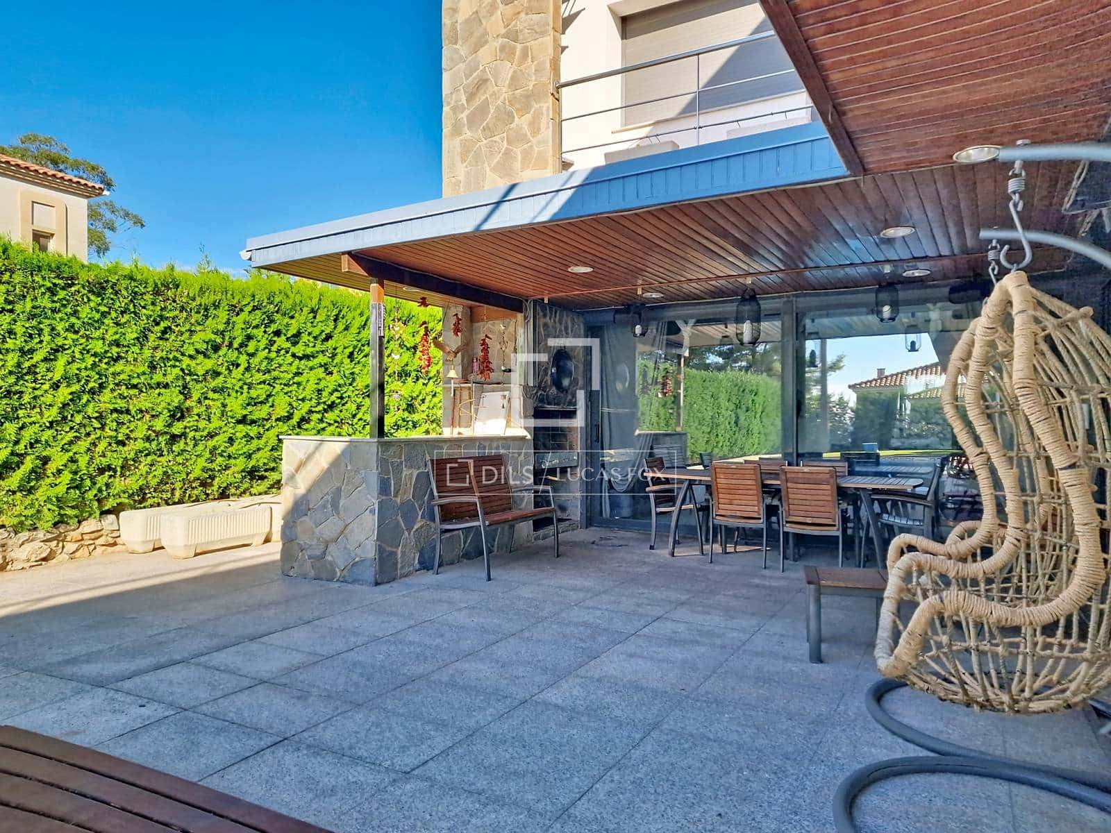 7 soverom Villa til salgs i Cunit med svømmebasseng garasje - € 1 200 000 (Ref: 10148129)