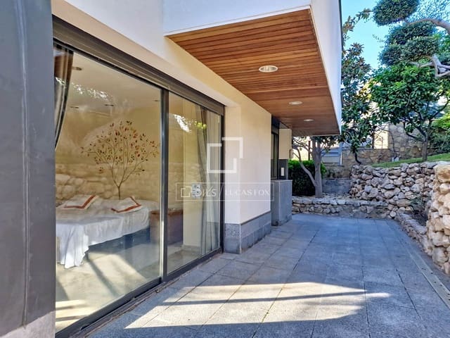 7 soverom Villa til salgs i Cunit med svømmebasseng garasje - € 1 200 000 (Ref: 10148129)