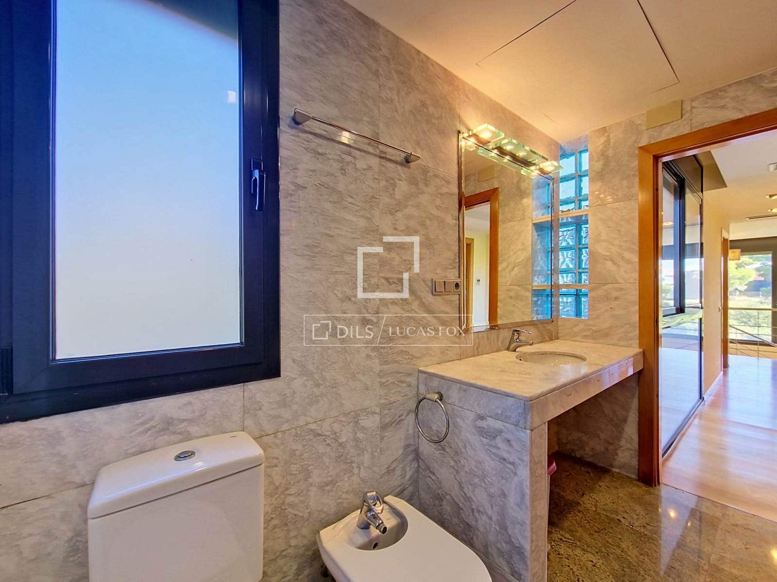 7 soverom Villa til salgs i Cunit med svømmebasseng garasje - € 1 200 000 (Ref: 10148129)