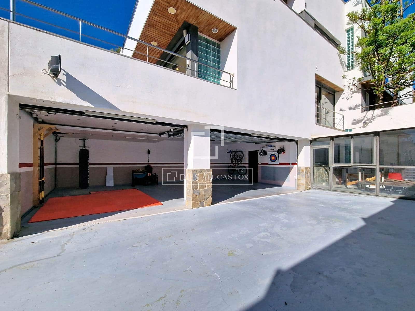7 soverom Villa til salgs i Cunit med svømmebasseng garasje - € 1 200 000 (Ref: 10148129)