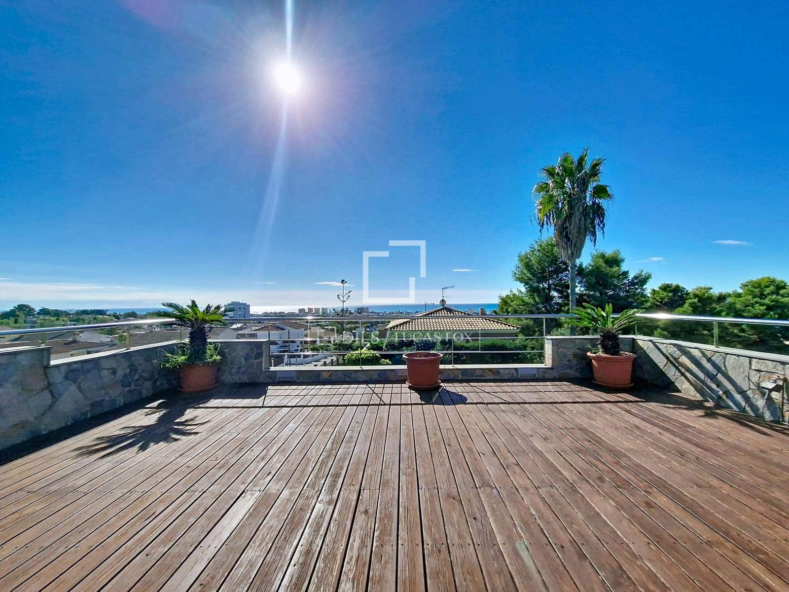 7 soverom Villa til salgs i Cunit med svømmebasseng garasje - € 1 200 000 (Ref: 10148129)