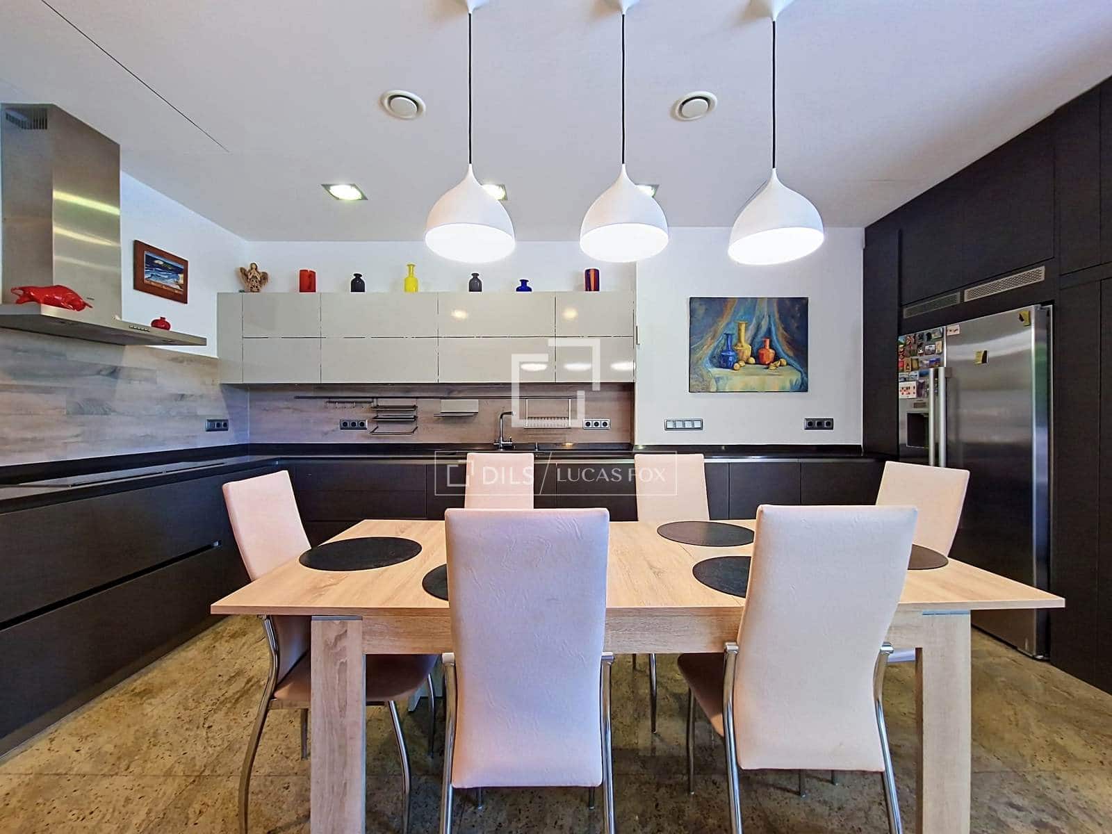 7 soverom Villa til salgs i Cunit med svømmebasseng garasje - € 1 200 000 (Ref: 10148129)